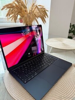 Predám MacBook Air 13" 2022 | 512 GB SSD | 8 GB RAM | M2