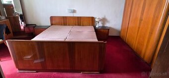 Spálňová zostava, postel,skrine,stolíky,zrkadlo