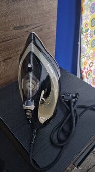 Naparovacia žehlička Philips Azur Performer Plus