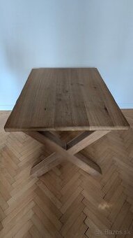 Masívny dubový stôl