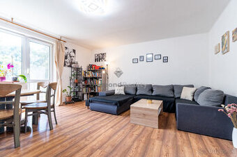 REZERVOVANÝ 3 IZBOVÝ BYT S TERASOU, PARKOVANÍM A ZÁHRADOU