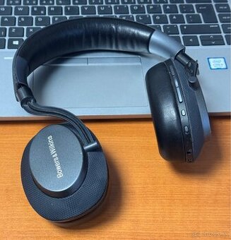 Bowers & Wilkins PX