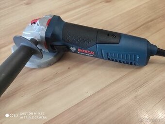 Bosch 1900 uhlová brúska
