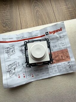 Legrand Valena Life Stmievač/Vypínač