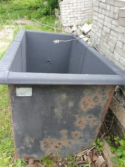 Kovová nádrž 1050l