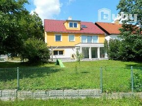 Dvojgeneračný rodinný dom na Stráňach v Martine na predaj.