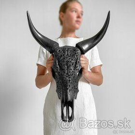 Autentická vyrezávaná lebka býka, čierna 60cm