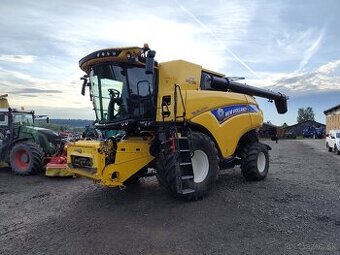 New Holland CR 8.90