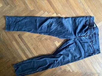 Čiierne rifle Levi’s Strauss W34 L34 gombíkové zapínanie