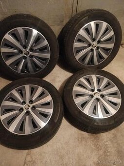 4ks alu disky orig. Škoda 5x112 R17 pneu 215/55 R17 50%