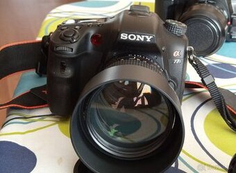 Predám Sony SLT‑A77V (telo + základný objektív) – ako nové