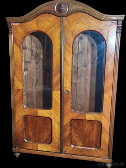 Nočné stolíky, skrine, kreslá, stoličky