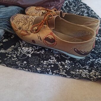 Darujem oblečenie a topánky