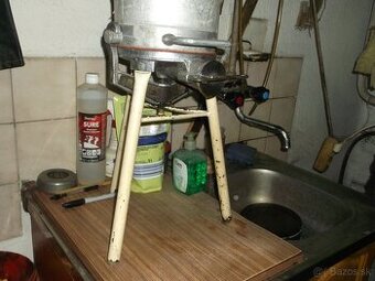 Zariadenie na stáčanie medu