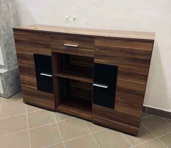 Komoda – dekor orech, moderný dizajn