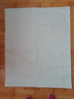 NOVÝ RETRO OBRUS DAMAŚKOVÝ