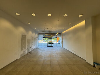 Prenájom prízemného obchodného priestoru 82 m² vo frekventov