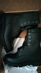 Predám vojenskú obuv