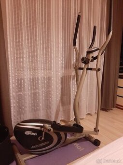 Eliptický cyklotrenažér