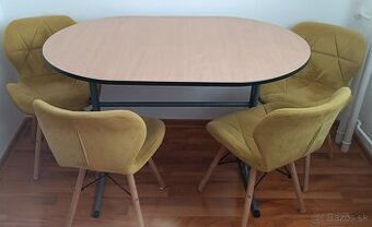 Jedálenský stôl a stoličky