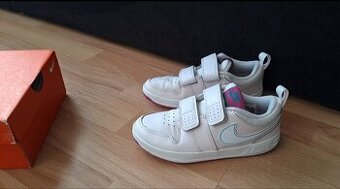 Tenisky Nike č . 29,5