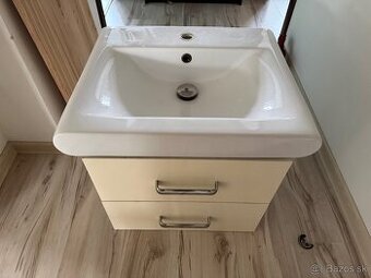 Darujem umyvadlo + zavesna skrinka
