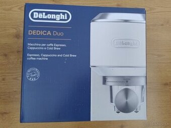 Pákový kávovar De'Longhi Dedica Duo EC890.M