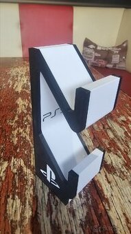 Stojan na ovládače