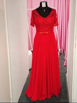 Večerné dlhé čipkované šaty s korzetom 42/44