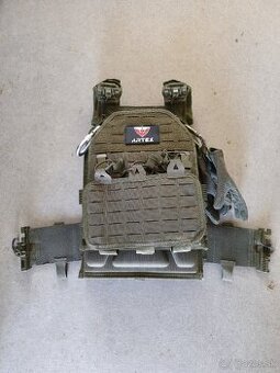 Taktická vesta / nosič plátov