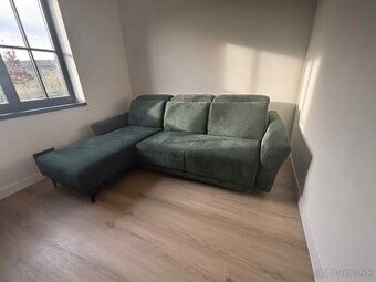 Pohodlný zelený rozkladací gauč – skvelý stav + úložný pries