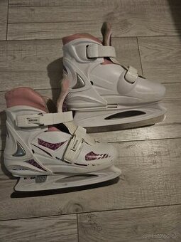 Detske dievcenske korcule