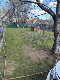 Konštrukcia na fóliovník