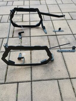 Predám držiaky na bočné kufre BMW 1200gs