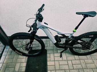 Elektrobicykel Focus JAM² SL 8.8 Glossy/Carbon Raw Glossy