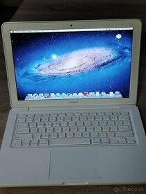 Apple Macbook 13" White 2010