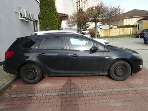 Opel Astra 2012 - 1