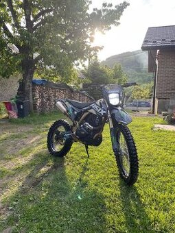 Predám Asix 300cc xb 88