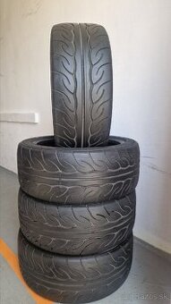 Semislick Yokohama Advan AD08 RS 205/45 R16