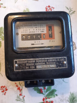 Starý elektromer z roku 1944