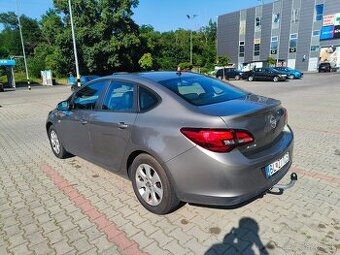 Predám Opel Astra 1.6 CDTI 100kw sedan