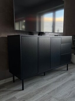 Moderná komoda Mirka, čierna matná