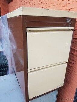 Plechová šuflikova skrinka na náradie