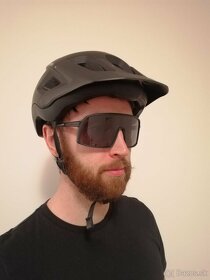 Športové slnečné okuliare