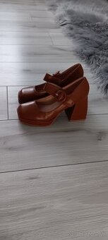 Hnedé lodicky 37 nove