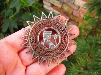 Ponúkam krásnu starú dámsku striebornú filigránovú brošňu -