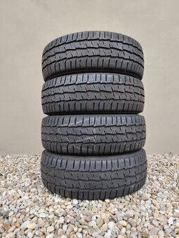 Zánovné zimné pneu 215/60R17C Michelin