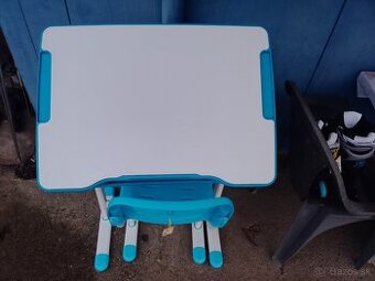 Detsky stolík na písanie a kreslenie aj zo stoličkou.