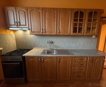 Kuchynské skrinky s pracovnou doskou