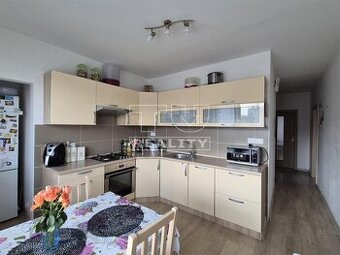 REZERVOVANÉ: 3 izbový byt Rozkvet, zrekonštruovaný, 68 m2